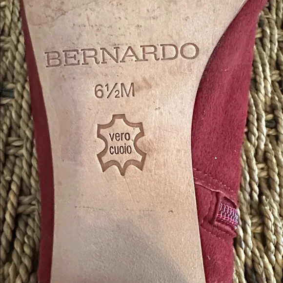 Bernardo Lizzie Red Suede wooden block Heeled 6.5 bow detail zipper peep Sandals - Picture 10 of 12